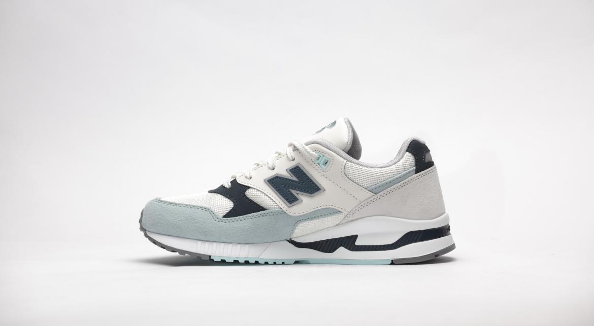 洋服通販 - 新作アイテムを New Balance W 530 SD  美容液